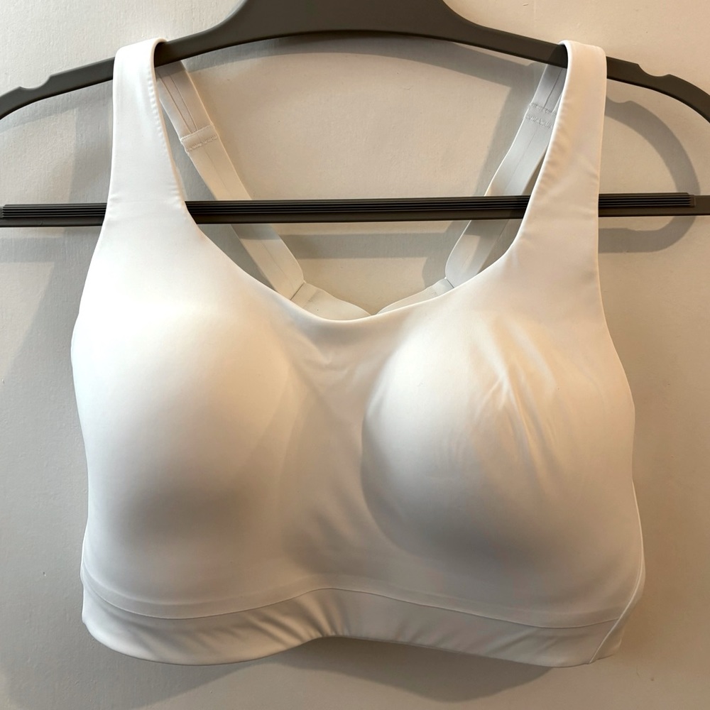 NWT: Athleta Advance White Sports Bra (34DD)